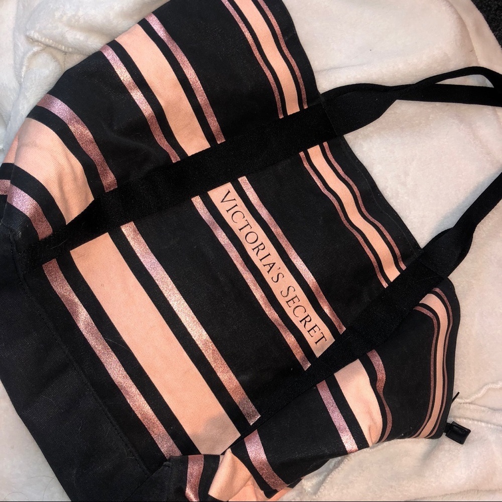 victoria secret travel bag!